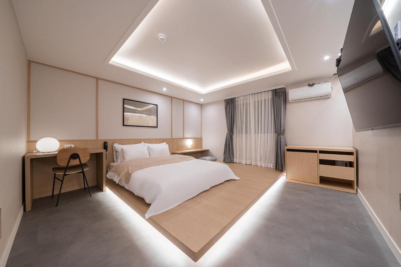 Aank Hotel Daejeon Yongjeon 1St Экстерьер фото